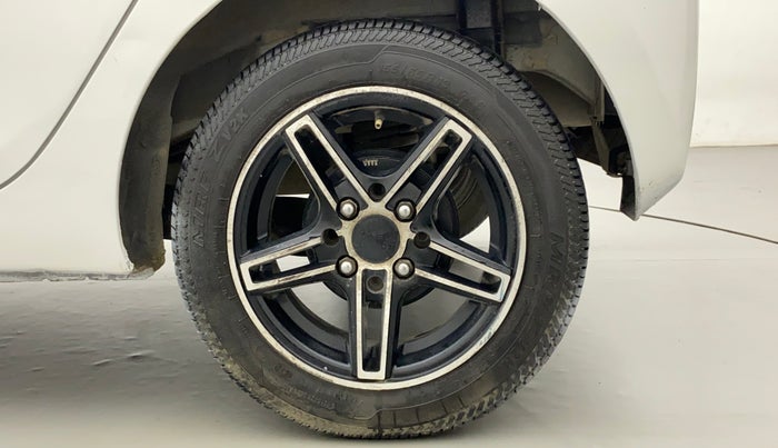 2015 Hyundai Eon MAGNA +, CNG, Manual, 43,489 km, Left Rear Wheel