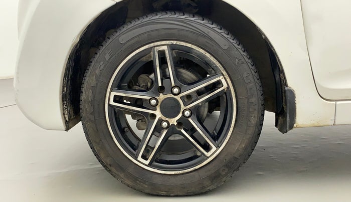 2015 Hyundai Eon MAGNA +, CNG, Manual, 43,489 km, Left Front Wheel