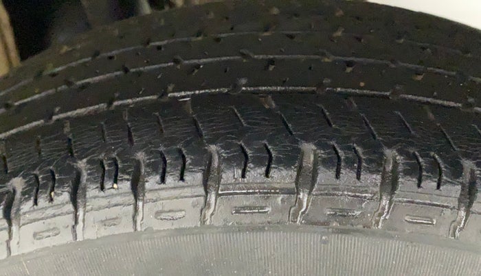 2016 Maruti Alto K10 VXI, Petrol, Manual, 32,658 km, Left Rear Tyre Tread