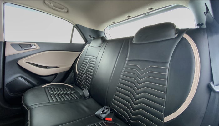 2020 Hyundai Elite i20 MAGNA+ VTVT, Petrol, Manual, 20,885 km, Right Side Rear Door Cabin