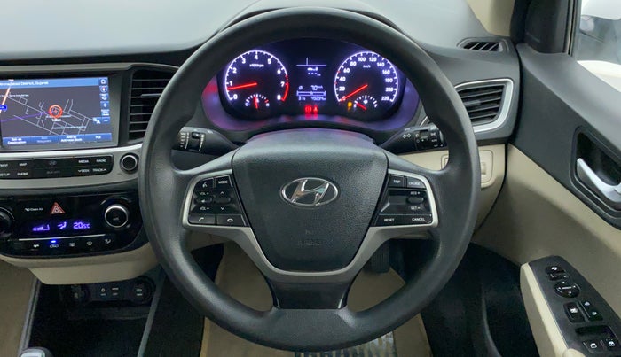 2017 Hyundai Verna 1.6 SX VTVT, Petrol, Manual, 49,592 km, Steering Wheel Close Up
