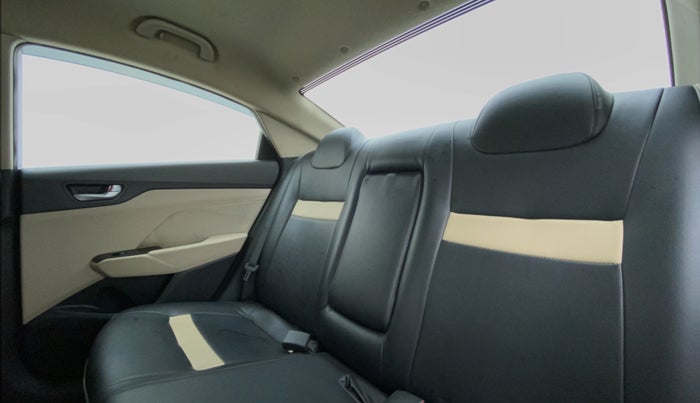 2017 Hyundai Verna 1.6 SX VTVT, Petrol, Manual, 49,592 km, Right Side Rear Door Cabin