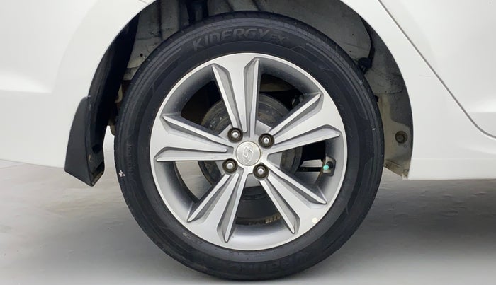 2017 Hyundai Verna 1.6 SX VTVT, Petrol, Manual, 49,592 km, Right Rear Wheel