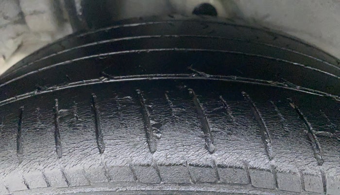 2017 Hyundai Verna 1.6 SX VTVT, Petrol, Manual, 49,592 km, Right Rear Tyre Tread