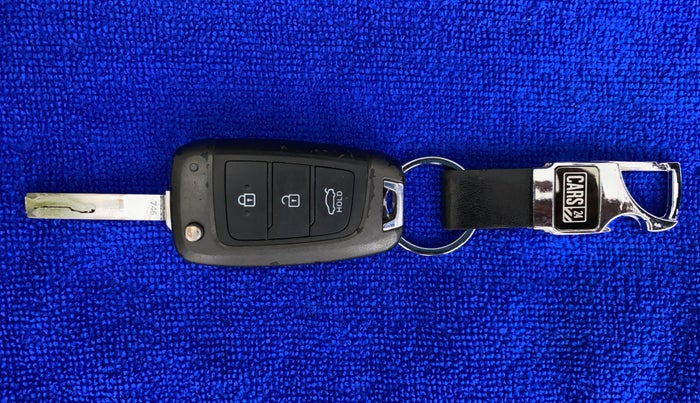2017 Hyundai Verna 1.6 SX VTVT, Petrol, Manual, 49,592 km, Key Close Up