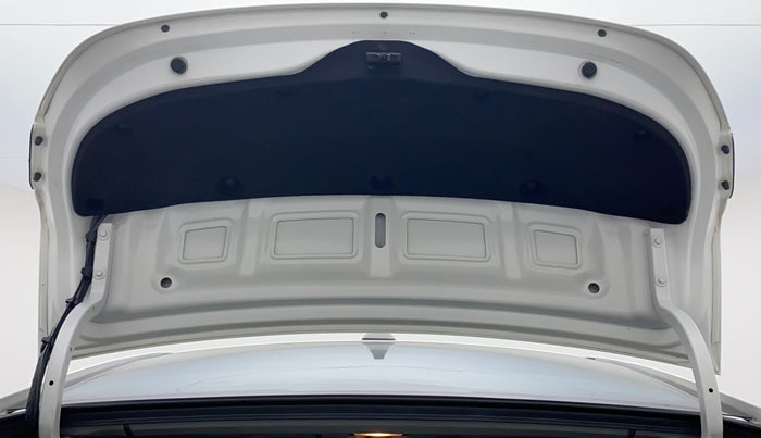2017 Hyundai Verna 1.6 SX VTVT, Petrol, Manual, 49,592 km, Boot Door Open