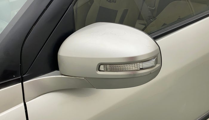 2014 Maruti Swift Dzire VXI, Petrol, Manual, 95,725 km, Left rear-view mirror - Indicator light has minor damage