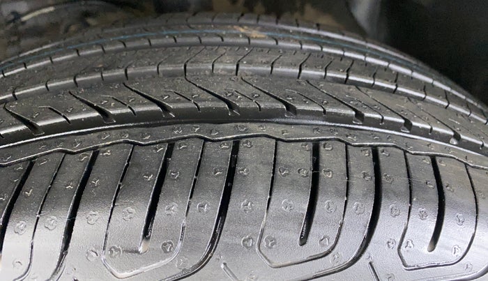 2019 Maruti Vitara Brezza VDI, Diesel, Manual, 53,619 km, Left Front Tyre Tread