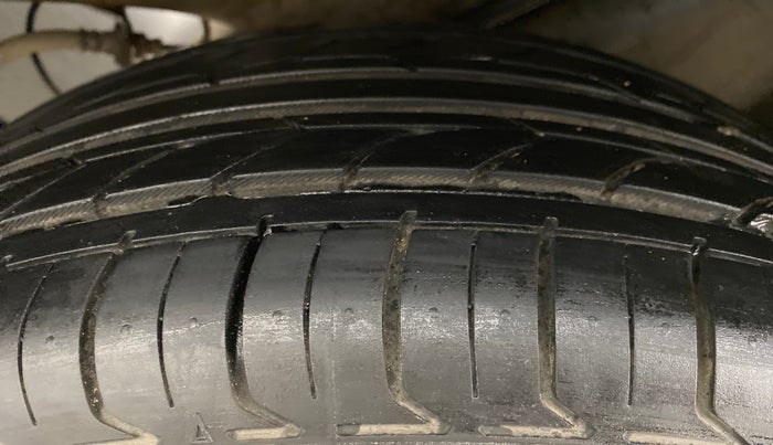 2015 Honda Jazz 1.2 V MT, Petrol, Manual, 71,368 km, Left Rear Tyre Tread