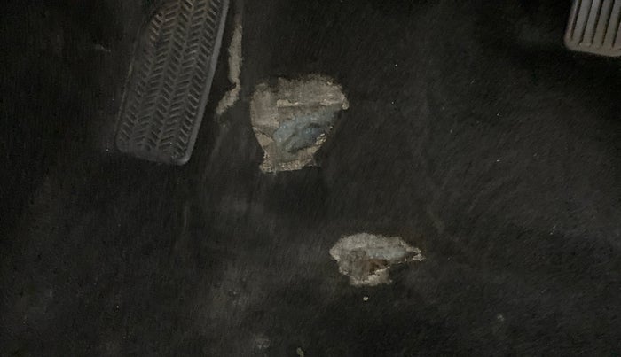 2015 Honda Jazz 1.2 V MT, Petrol, Manual, 71,368 km, Flooring - Carpet is minor damage