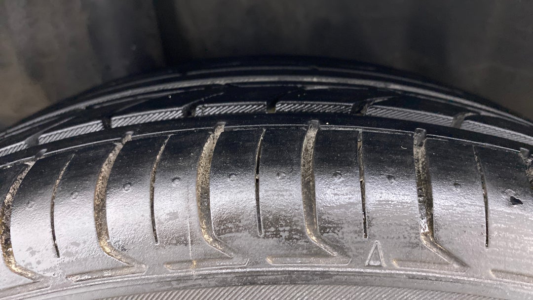 Right Rear Tyre Tread