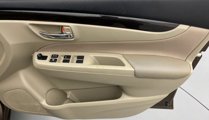 2017 Maruti Ciaz DELTA 1.4 VVT, Petrol, Manual, 40,708 km, Driver Side Door Panels Control