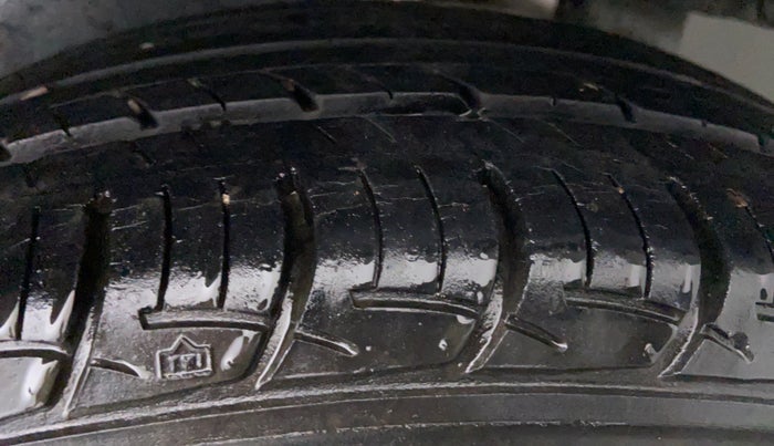 2014 Maruti Swift ZXI D, Petrol, Manual, 18,865 km, Left Rear Tyre Tread