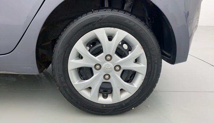 2016 Hyundai Grand i10 Magna 1.2 AT  VTVT, Petrol, Automatic, 40,053 km, Left Rear Wheel