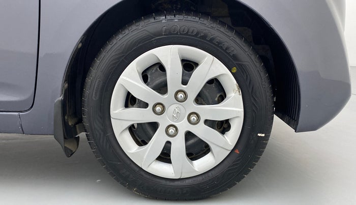 2017 Hyundai Eon MAGNA PLUS, Petrol, Manual, 38,452 km, Right Front Wheel
