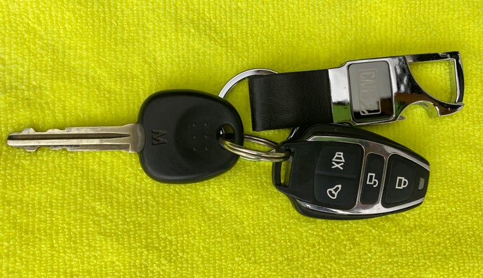 2017 Hyundai Eon MAGNA PLUS, Petrol, Manual, 38,452 km, Key Close Up
