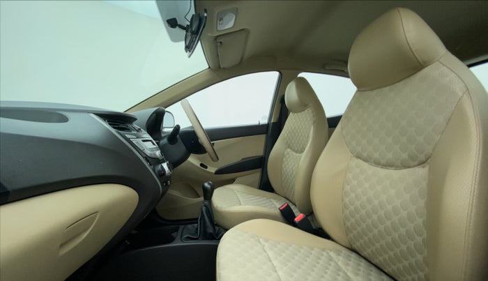 2017 Hyundai Eon MAGNA PLUS, Petrol, Manual, 38,452 km, Right Side Front Door Cabin