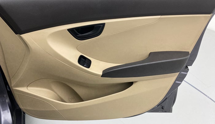 2017 Hyundai Eon MAGNA PLUS, Petrol, Manual, 38,452 km, Driver Side Door Panels Control