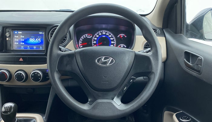 2017 Hyundai Grand i10 MAGNA 1.2 KAPPA VTVT, CNG, Manual, 74,148 km, Steering Wheel Close Up