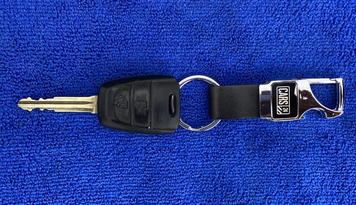 2017 Hyundai Grand i10 MAGNA 1.2 KAPPA VTVT, CNG, Manual, 74,148 km, Key Close Up