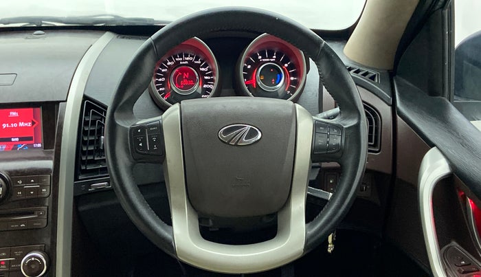 2013 Mahindra XUV500 W8 FWD, Diesel, Manual, 61,014 km, Steering Wheel Close Up