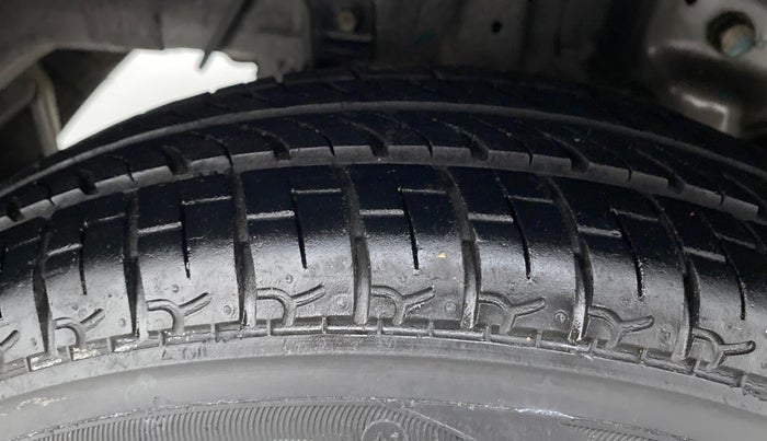 2014 Hyundai Eon D-LITE+, Petrol, Manual, 16,083 km, Right Rear Tyre Tread