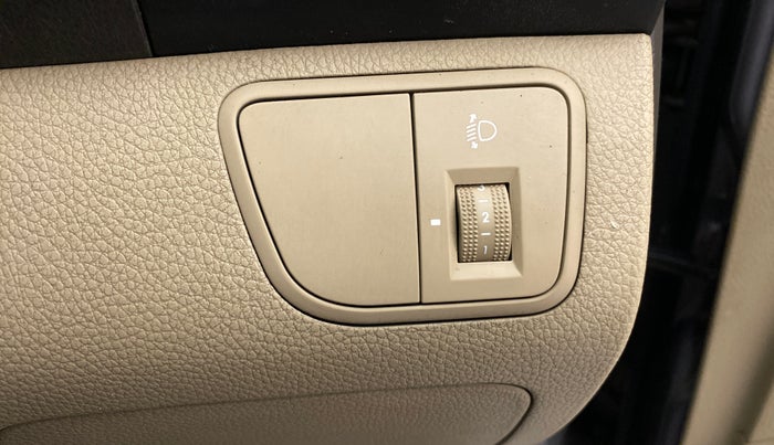 2014 Hyundai Eon D-LITE+, Petrol, Manual, 16,083 km, Dashboard - Headlight height adjustment not working