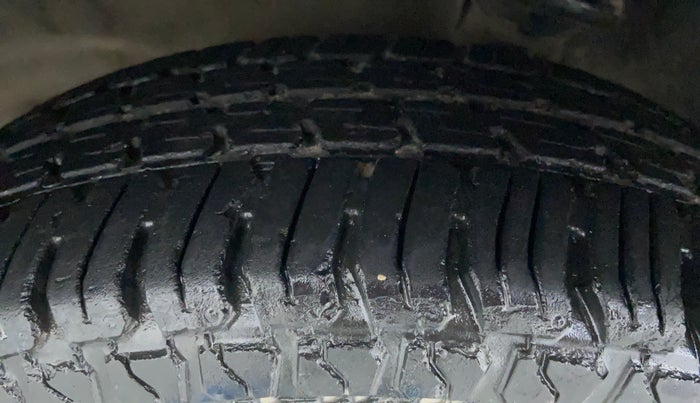 2011 Maruti Zen Estilo LXI, Petrol, Manual, 22,851 km, Left Front Tyre Tread
