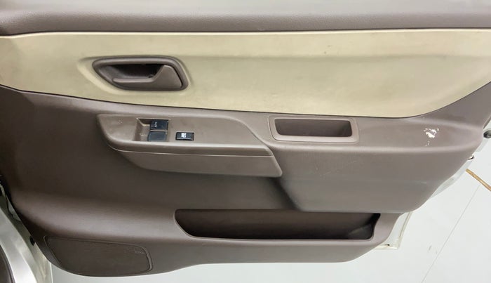 2011 Maruti Zen Estilo LXI, Petrol, Manual, 22,851 km, Driver Side Door Panels Control