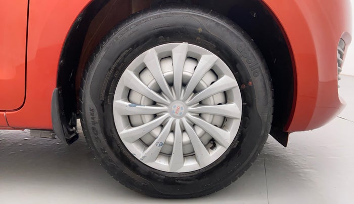 2018 Maruti Swift LXI D, Petrol, Manual, 9,825 km, Right Front Wheel