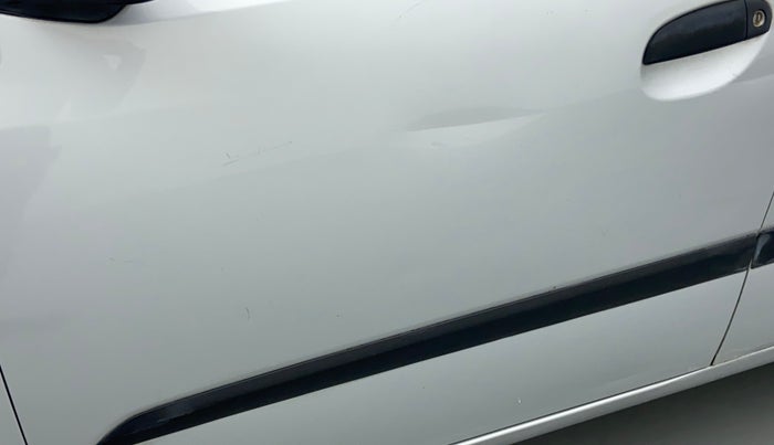 2014 Hyundai i10 MAGNA 1.1, Petrol, Manual, 62,815 km, Front passenger door - Slightly dented