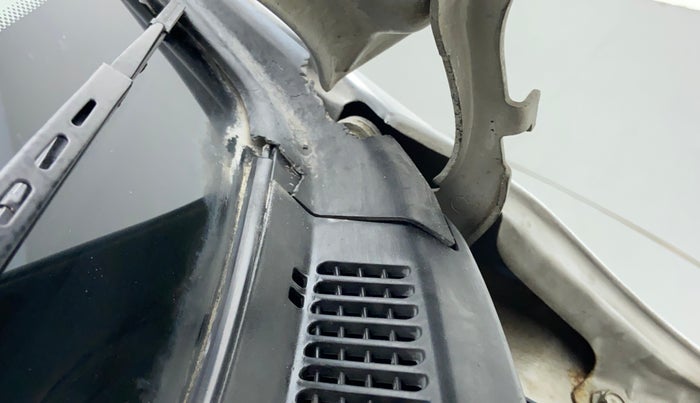 2014 Hyundai i10 MAGNA 1.1, Petrol, Manual, 62,815 km, Bonnet (hood) - Cowl vent panel has minor damage