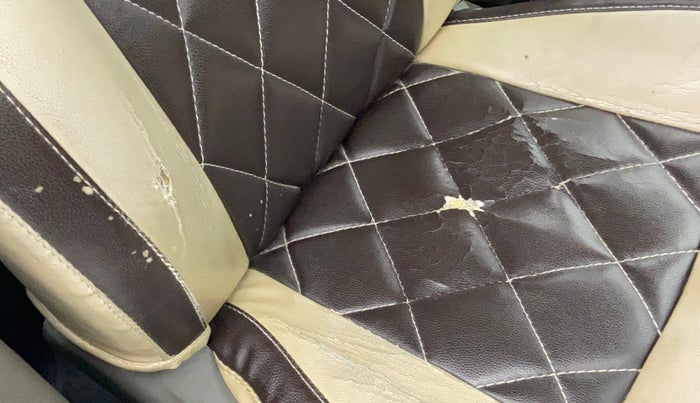 2014 Hyundai i10 MAGNA 1.1, Petrol, Manual, 62,815 km, Driver seat - Cover slightly torn