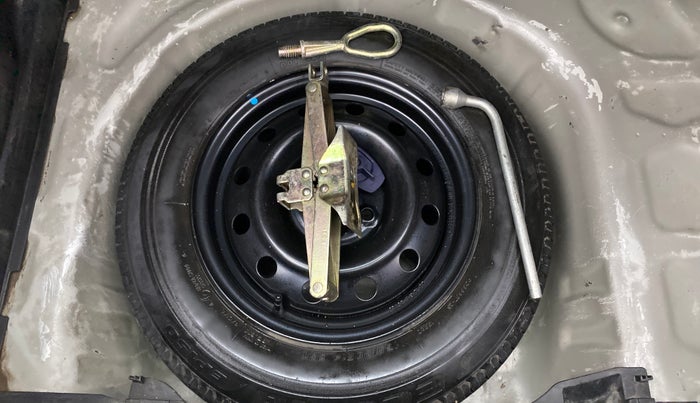 2019 Maruti Swift VXI, Petrol, Manual, 92,915 km, Spare Tyre