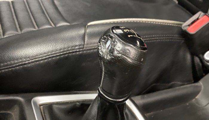 2019 Maruti Swift VXI, Petrol, Manual, 92,915 km, Gear lever - Knob has minor damage