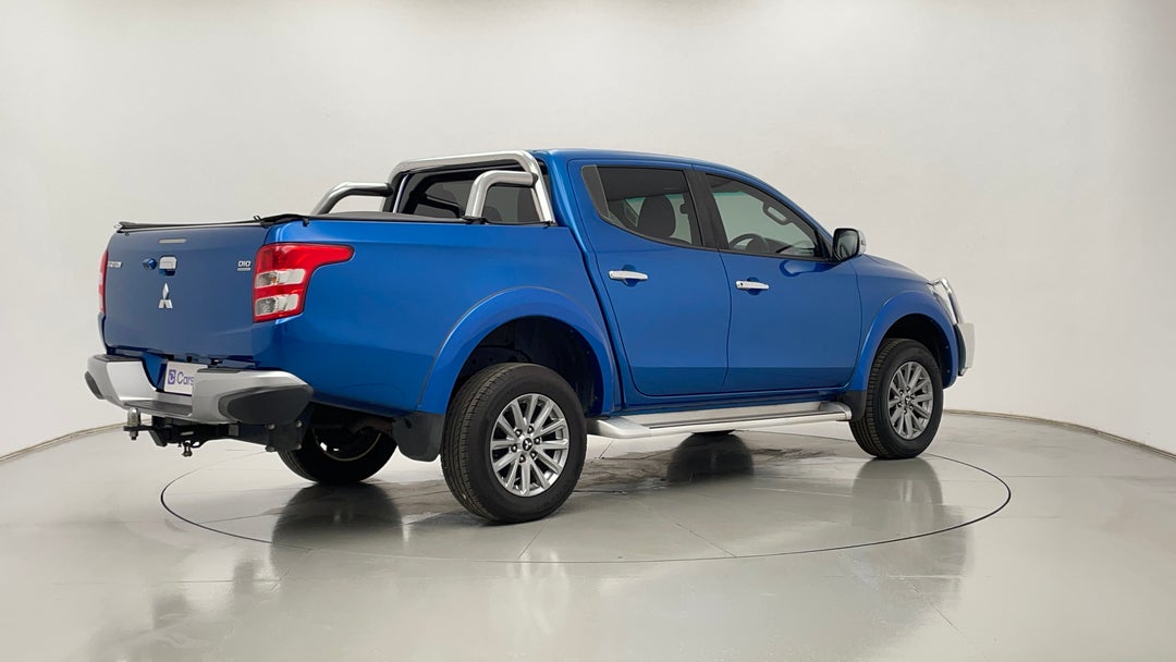 Right Back Diagonal (45- Degree) View