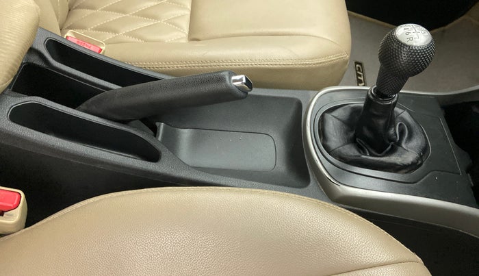 2016 Honda City 1.5L I-DTEC V, Diesel, Manual, 92,107 km, Gear Lever