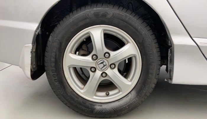 2011 Honda Civic 1.8V MT SUN ROOF, Petrol, Manual, 99,374 km, Right Rear Wheel