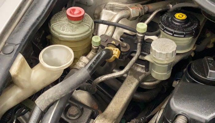 2011 Honda Civic 1.8V MT SUN ROOF, Petrol, Manual, 99,374 km, Front windshield - Wiper bottle cap missing