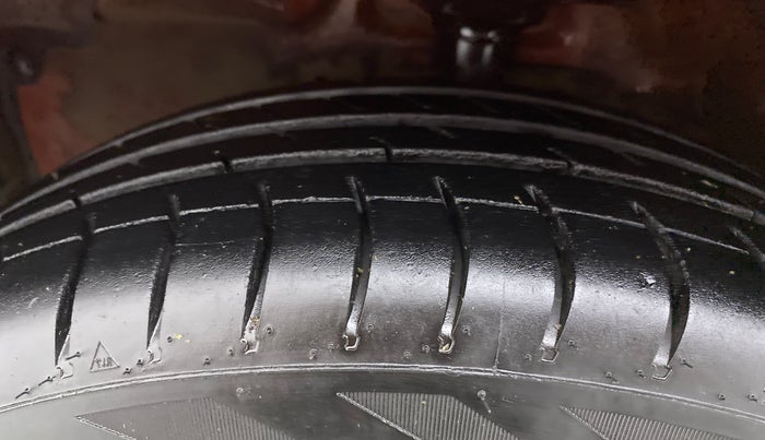 2017 Maruti Celerio VXI, CNG, Manual, 88,386 km, Left Front Tyre Tread