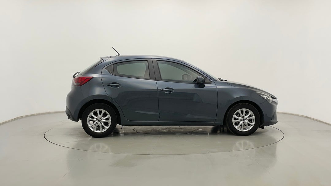 2015 Mazda 2 Maxx, Automatic, 99780 km, Right Side View