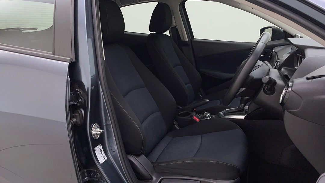 2015 Mazda 2 Maxx, Automatic, 99780 km, Right Side Front Door Cabin View
