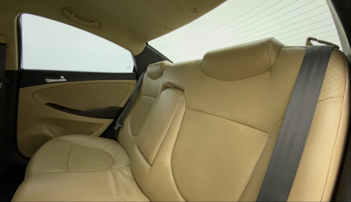 2015 Hyundai Verna FLUIDIC 4S1.6 VTVT SX O, Petrol, Manual, 81,180 km, Right Side Rear Door Cabin