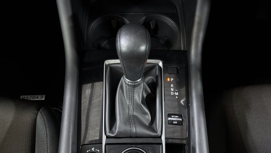 2021 Mazda 3 G20 Pure, Automatic, 60800 km, Gear Lever 