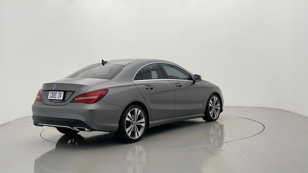 Right Back Diagonal (45- Degree) View