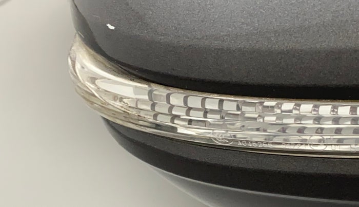 2015 Maruti Ertiga VXI CNG, CNG, Manual, 1,00,742 km, Right rear-view mirror - Indicator light has minor damage