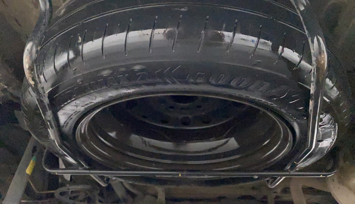 2015 Maruti Ertiga VXI CNG, CNG, Manual, 1,00,742 km, Spare Tyre