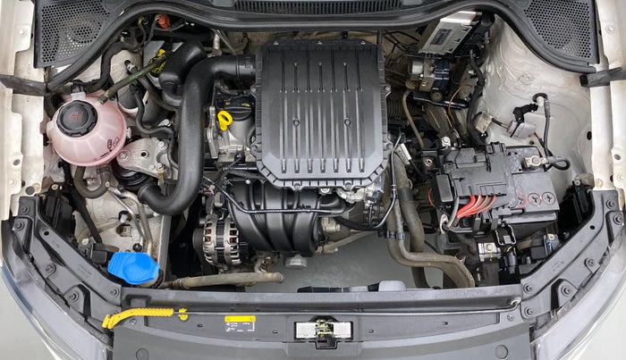 2018 Volkswagen Polo COMFORTLINE 1.0 PETROL, Petrol, Manual, 22,051 km, Open Bonet