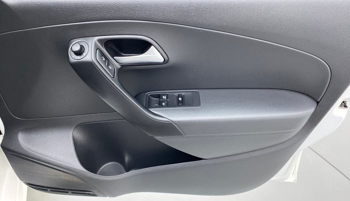 2018 Volkswagen Polo COMFORTLINE 1.0 PETROL, Petrol, Manual, 22,051 km, Driver Side Door Panels Control