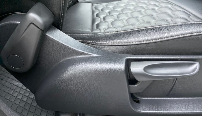 2018 Volkswagen Polo COMFORTLINE 1.0 PETROL, Petrol, Manual, 22,051 km, Driver Side Adjustment Panel